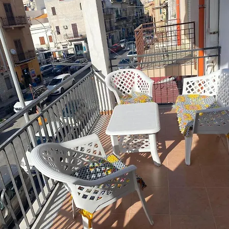 Le Maioliche Gialle * Sferracavallo