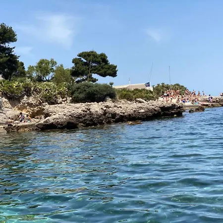 Le Maioliche Gialle Sferracavallo